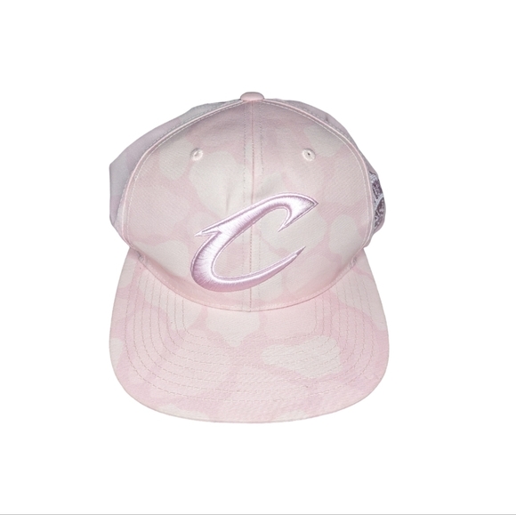Mitchell & Ness Cleveland Cavaliers Pink Tye Dye Snapback - Picture 1 of 4